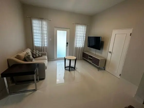 Stunning 3-Bedroom Beachside Apartment