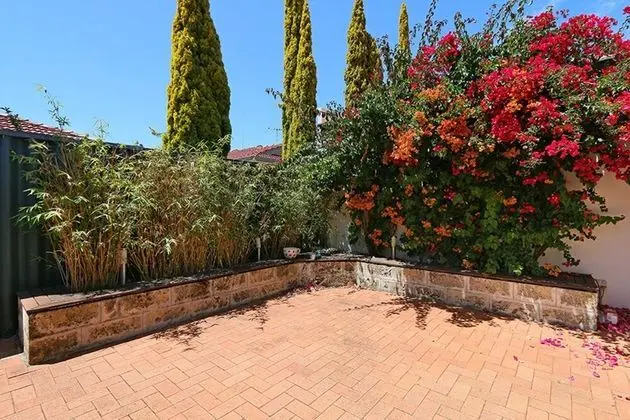 Stunning 3 Bedroom House With Garden, Close to CBD - Dış Mekan