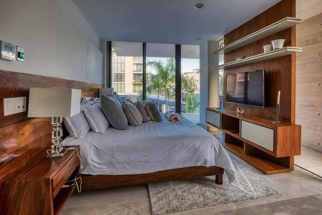 Stunning 3BR Apartment Best Location Near 5th Avenue The Beach Amazing Amenities - Oda