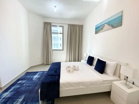 Stunning 3BR Apt. with panoramic Marina views