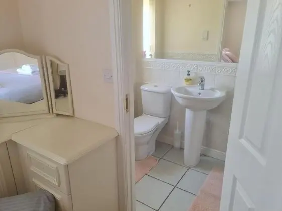 Stunning 4-bed House in Walsall - Banyo Tipleri
