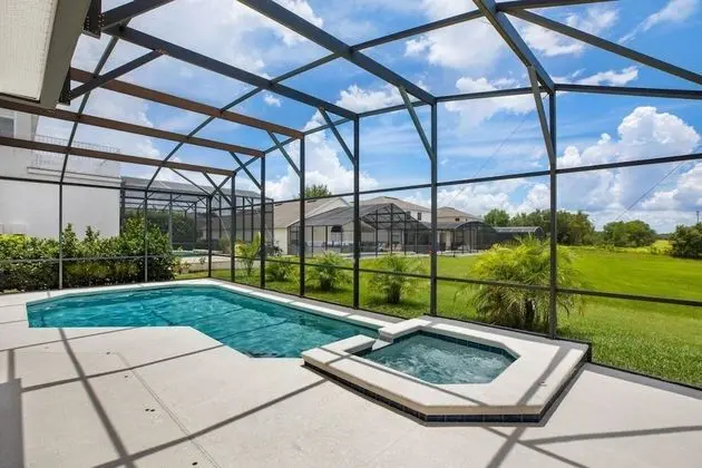 Stunning 4 bed Villa With South Facing Pool and spa With no Immediate Rear Neighbors Overlooking Conservation - 379