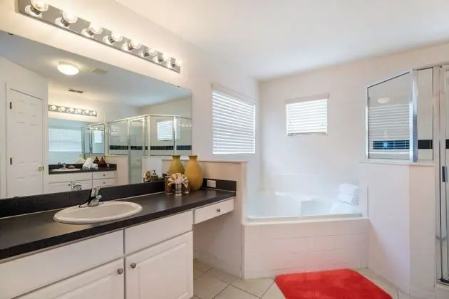 Stunning 4 bed Villa With South Facing Pool and spa With no Immediate Rear Neighbors Overlooking Conservation - 379 - Banyo Tipleri