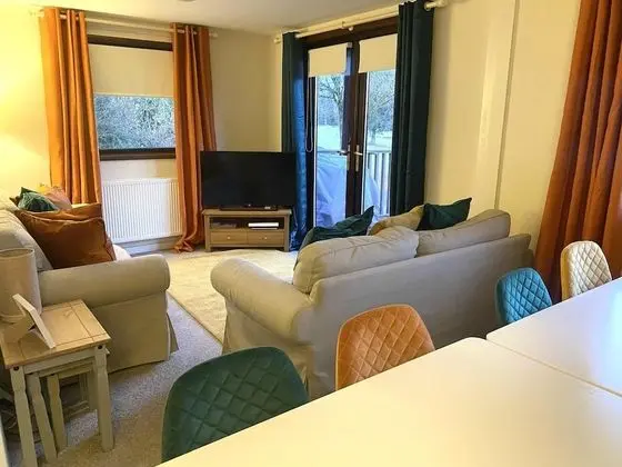 Stunning 4-bedroom Cabin With Hot Tub in Beattock! - Yerinde Yemek