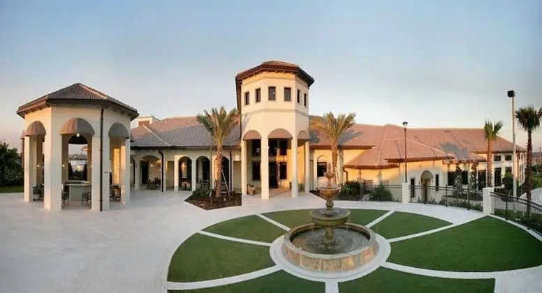 Stunning 5 Bd w Pool Close to Disney Champions Gate 1012