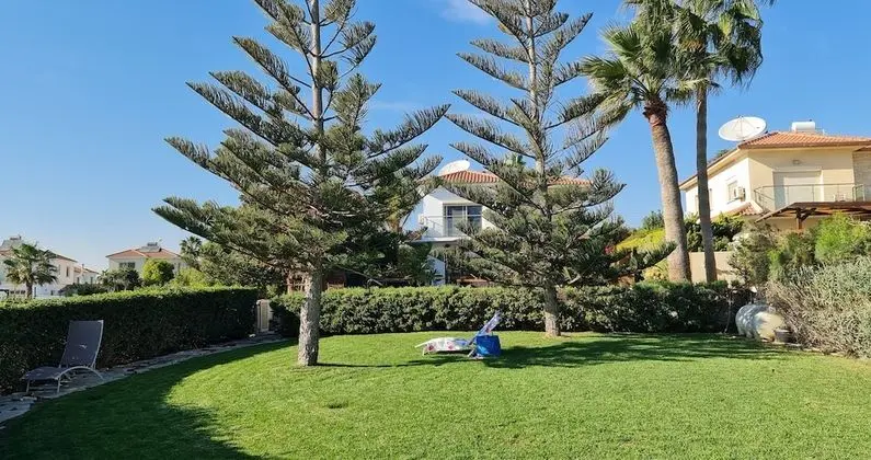 Stunning 5-bed Beach Front Villa, Private Beach - Dış Mekan
