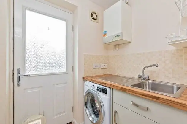 Stunning 5-bed Detached House in Bedford - Mutfak