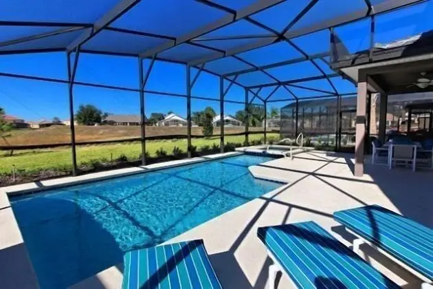 Stunning 5 bed Modern Villa With Private Pool and spa Overlooking Conservation and Water - 342