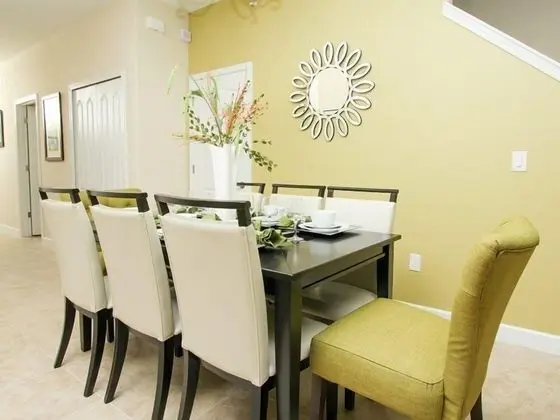 Stunning 5 Bedroom 4 Bath Townhome in Paradise Palms Resort - Mutfak