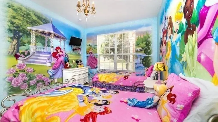 Stunning 5 Bedroom 5 Bath Pool Home in Windsor Hills Resort