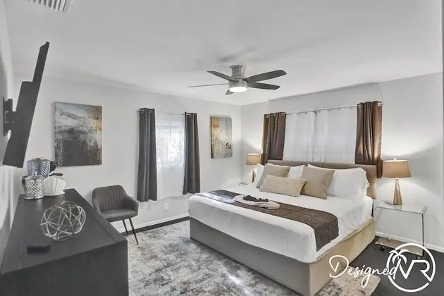 Stunning 5 BR with Heated Pool & Gaming - Oda