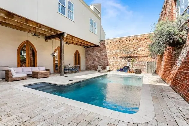 Stunning 5 BR Urban Oasis Dt NOLA - Havuz