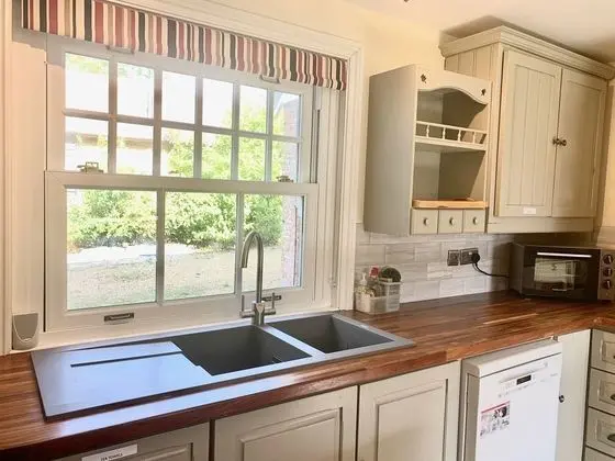 Stunning 6 Bedroom Farmhouse in Hellingly - Mutfak