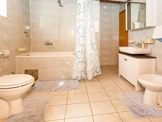 Stunning Apartment in Malinska With Terrace - Banyo Tipleri