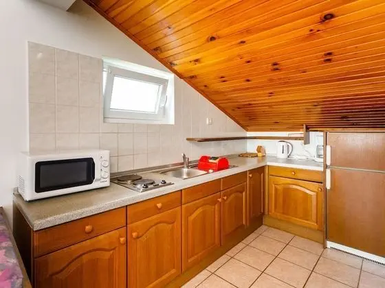 Stunning Apartment in Malinska With Terrace - Mutfak