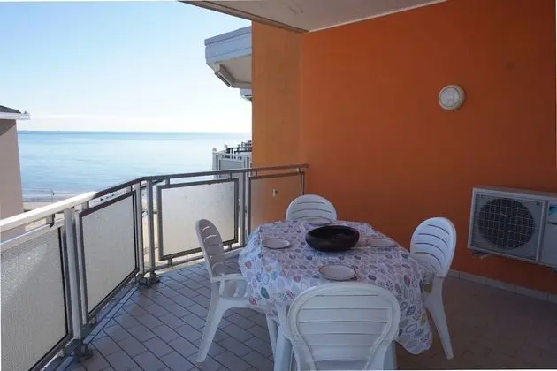 Stunning Apartment With Sea View Beachfront in Porto Santa Margherita by Beahost