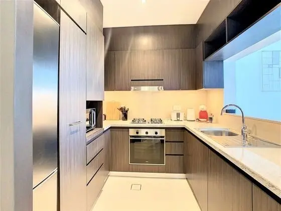 Stunning Apt with Balcony - Dubai Mall access - Mutfak