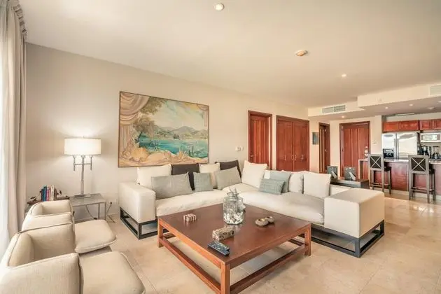 Stunning Apt w Beach View and Interior Jacuzzi at Punta Palmera CB4 - Oda
