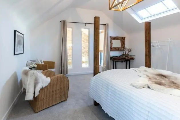 Stunning Barn Sleeps 10 With Hot Tub nr Melton - Oda