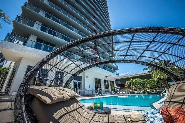 Stunning Bay Front 3 Bed Private Floor Apt 2001 BW Resort Miami