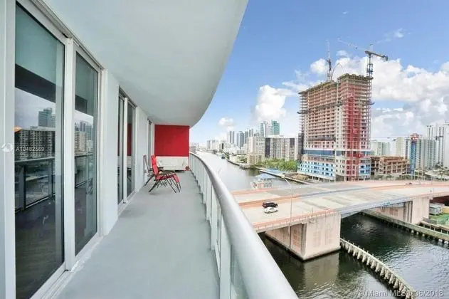 Stunning Bay Front 3 Bed Private Floor Apt 2001 BW Resort Miami