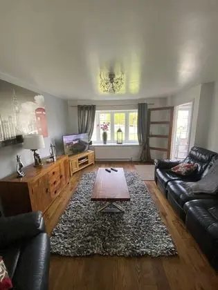 Stunning Beautiful 4-bed House in South Wales - Oda Düzeni