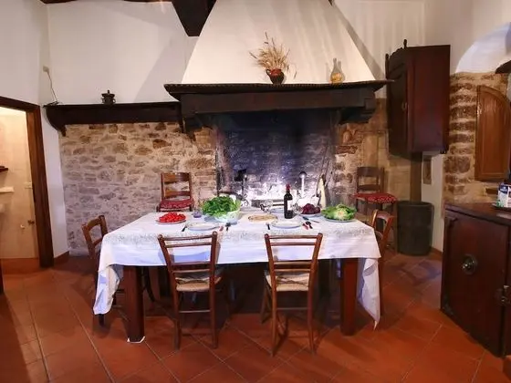 Stunning Castle in Gualdo Cattaneo With Shared Swimming Pool - Yerinde Yemek