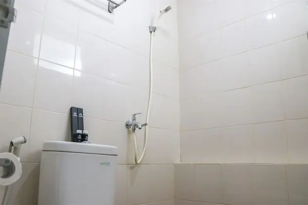 Stunning And Comfy 2Br Bassura City Apartment - Banyo Tipleri