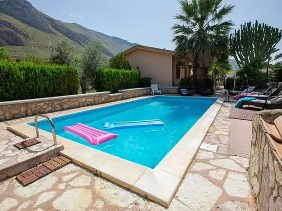Stunning Villa in Contrada Sarmuci With Pool