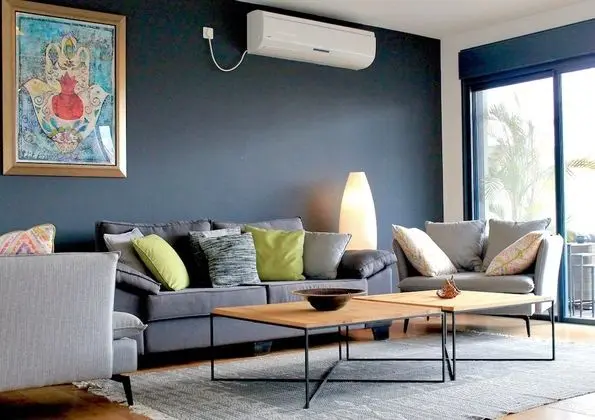 Stunning Duplex Near the Sea