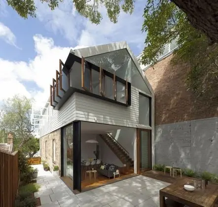 Stunning Family Home 5mins to CBD H332