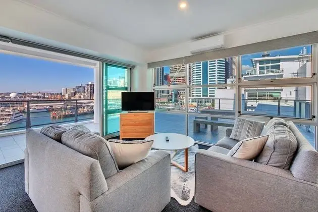 Stunning Harbour & City View Studio - Lobi
