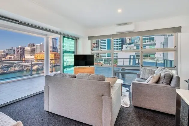 Stunning Harbour & City View Studio - Öne Çıkan Resim