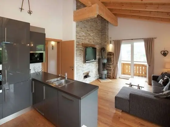 Stunning Holiday Home With Balcony, Ski Storage, Parking - Mutfak