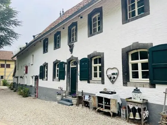 Stunning Holiday Home Near Forest in Slenaken - Dış Mekan