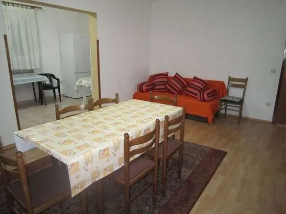 Stunning Holiday Home in Pag Dalmatia, Croatia - Yerinde Yemek