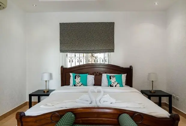 Stunning Luxury Golf and Pool Villas - Oda