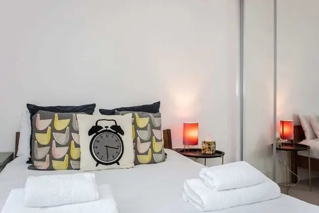 Stunning Modern 1 Bedroom Apartment Near Canary Wharf