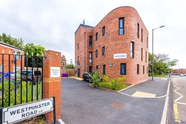 Stunning and Modern 2 Bedroom Apt in Liverpool