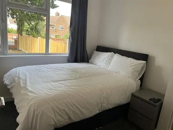 Stunning Modern 6-bedroom House all With En-suite - Oda