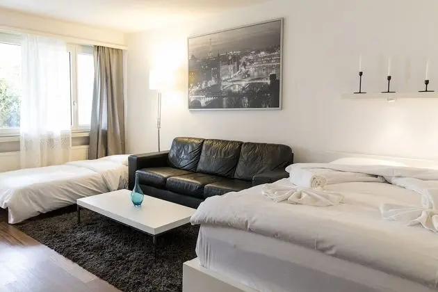 Stunning Modern Apartment with Pocket WiFi