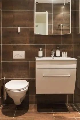 Stunning Modern Apartment with Pocket WiFi - Banyo Tipleri