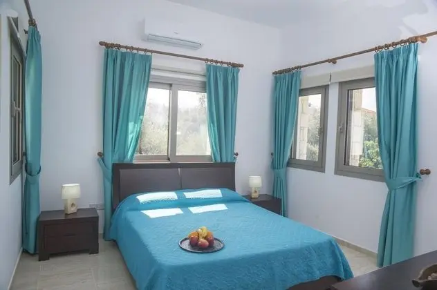 Stunning new Beach Front Villa, 1st Line to the Beach, Large Pool, Wonderful Area - Oda