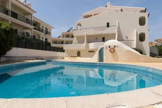 Stunning Olhos do Mar Apt, Albufeira
