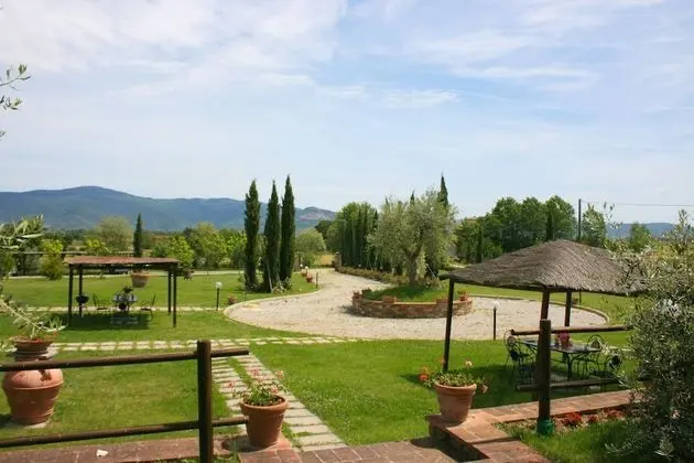 Stunning Private Villa With AC, Private Pool, Wifi, TV, Pets Allowed and Parking, Close to Cort - Dış Mekan