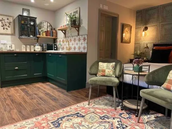 Stunning Private En-suite Studio in Cobham - Oda