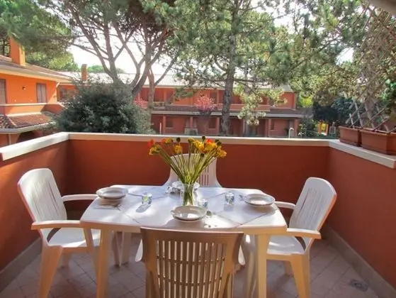 Stunning Residence With Swimming Pool - Private Beach Place Included by Beahost