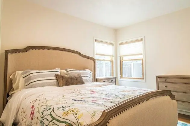 Stunning Rose Garden - San Jose Two Bedroom - Oda