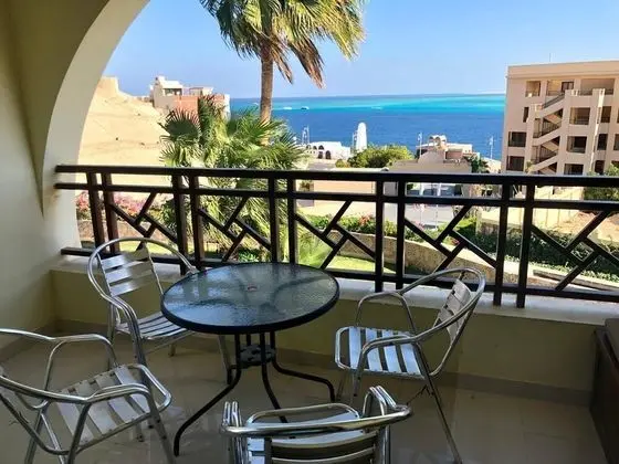 Stunning sea View Studio The View Waterside - İç Mekan