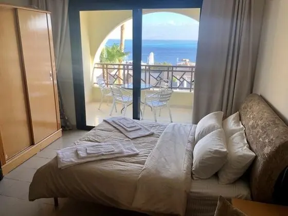 Stunning sea View Studio The View Waterside - İç Mekan